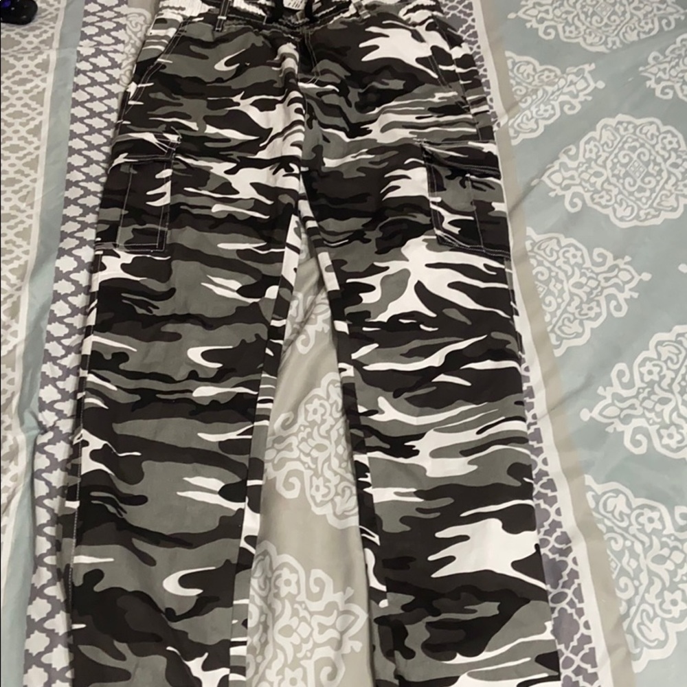 cargo pants - Picture 1 of 3